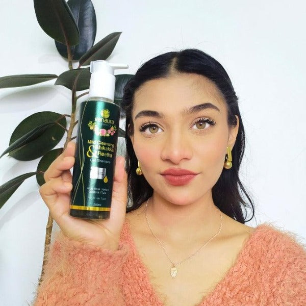 Shikakkai and Reetha Mild Cleansing gel shampoo 200 ML