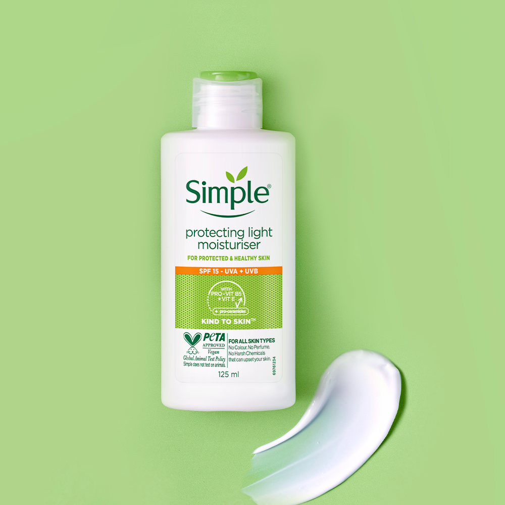 Your Ultimate Guide to the Best Skincare Routine for Oily Acne-Prone Skin in India 3 Protecting Light Moisturiser